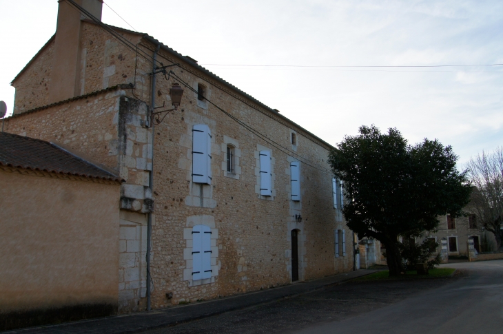 Maison du village. - Veyrines-de-Vergt