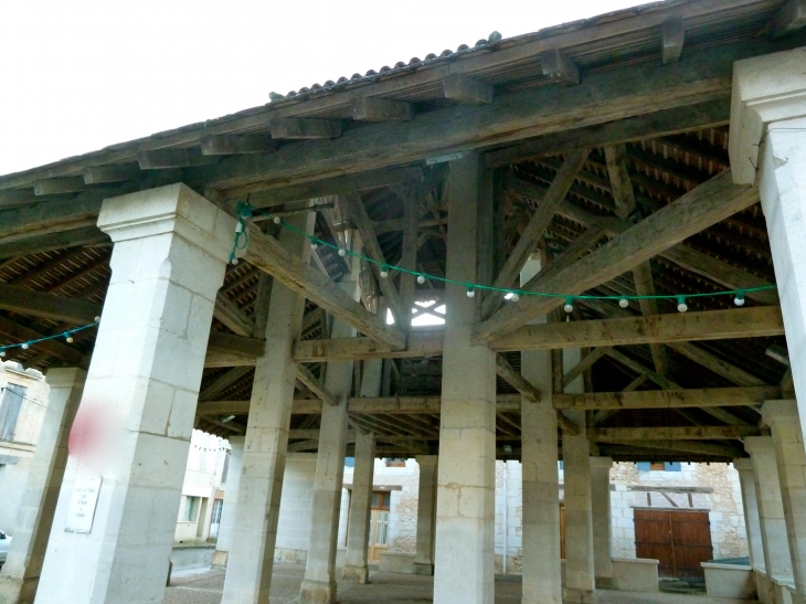 La structure de la Halle couverte - Villamblard