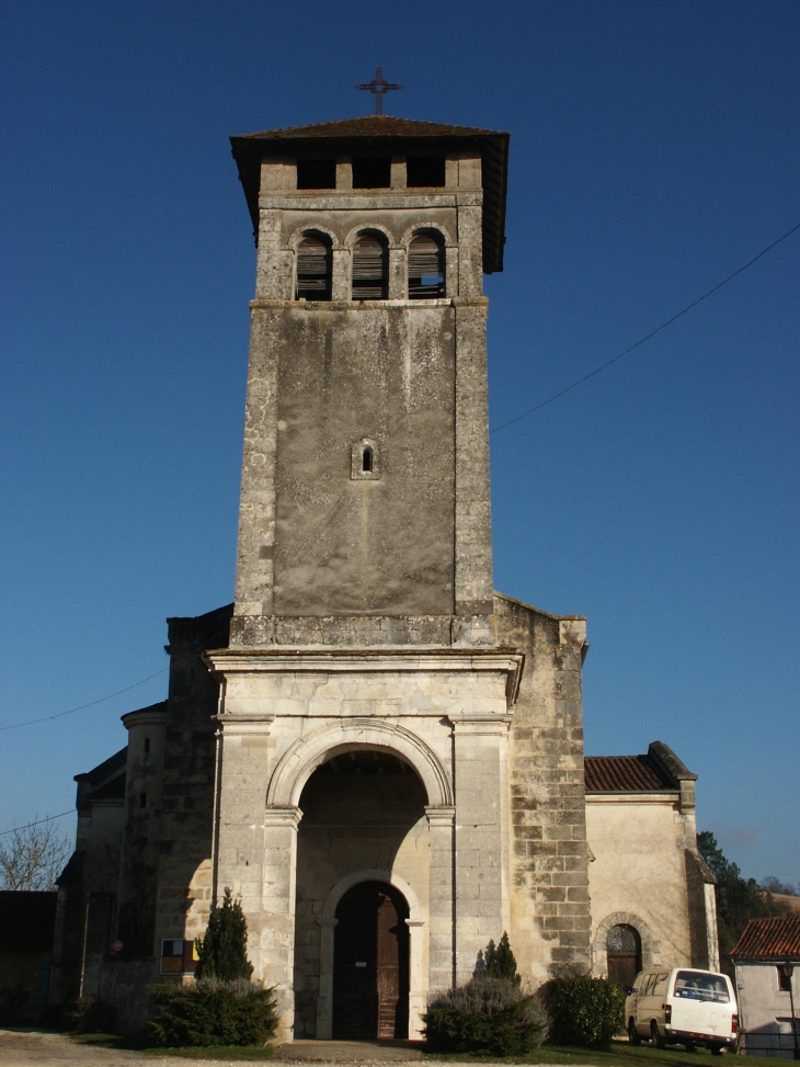 Façade occidentale de l'église Saint Pierre - Villamblard