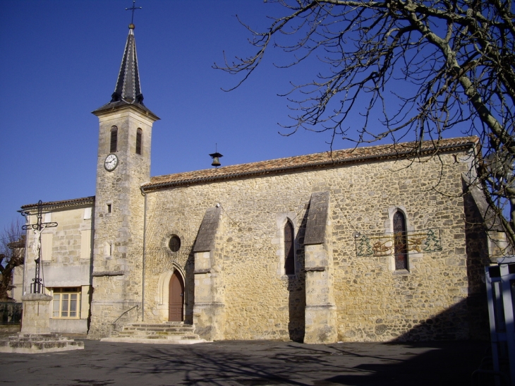 Au bourg, la chapelle Ste Anne 14ème. - Villefranche-de-Lonchat