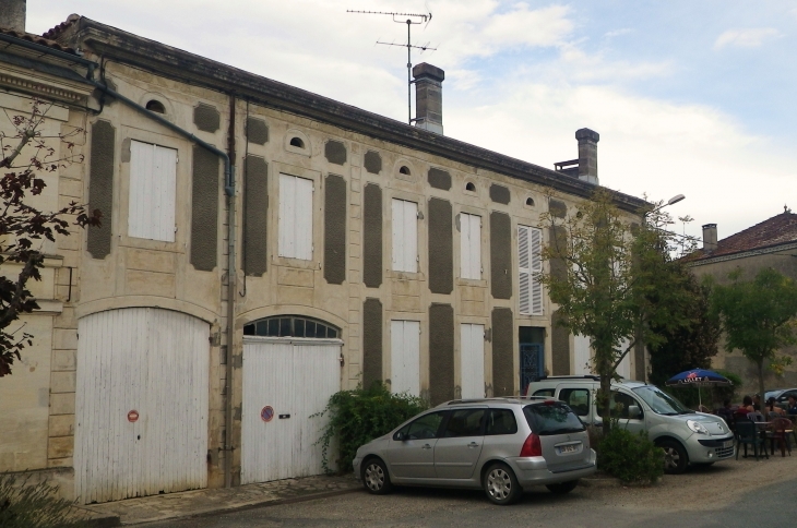 Maison typique du Sud-Gironde. - Aillas