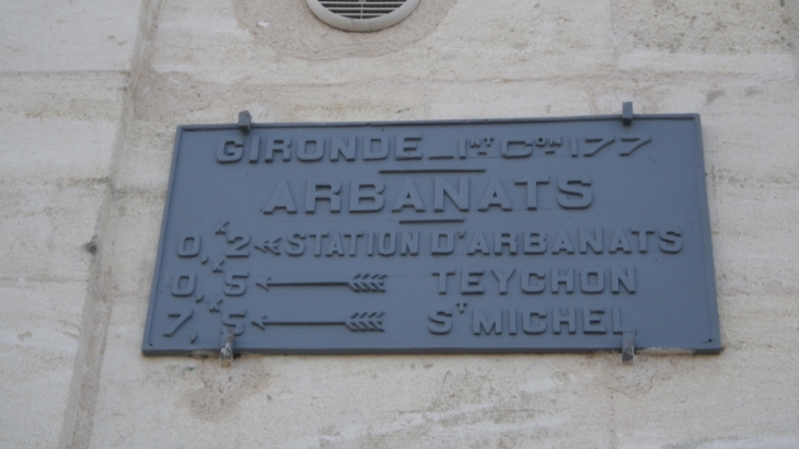 Ancienne plaque indicatrice. - Arbanats