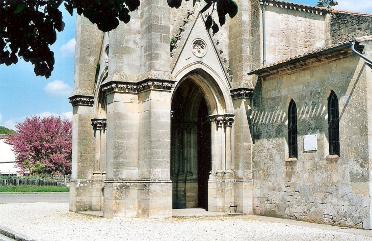 église Saint Saturnin de Béguey