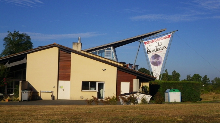 Planète Bordeaux: site touristique de vente et de dégustation des vins de Bordeaux et Bordeaux-supérieur. - Beychac-et-Caillau