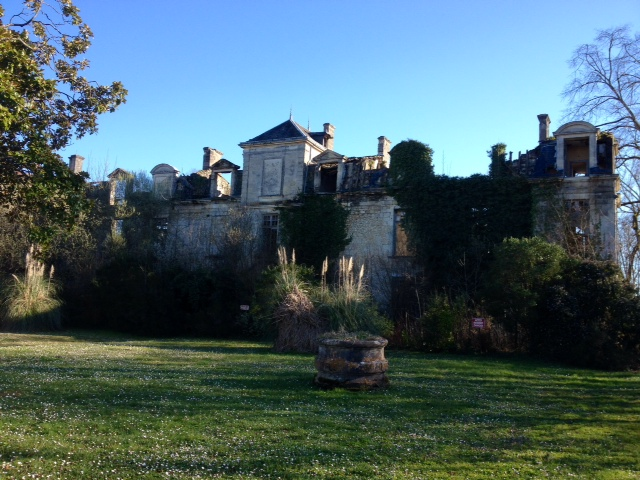Ruines du château Dillon XVIIème (IMH). - Blanquefort
