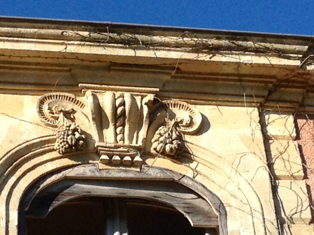 Détail du décor du château de Tanaïs. - Blanquefort