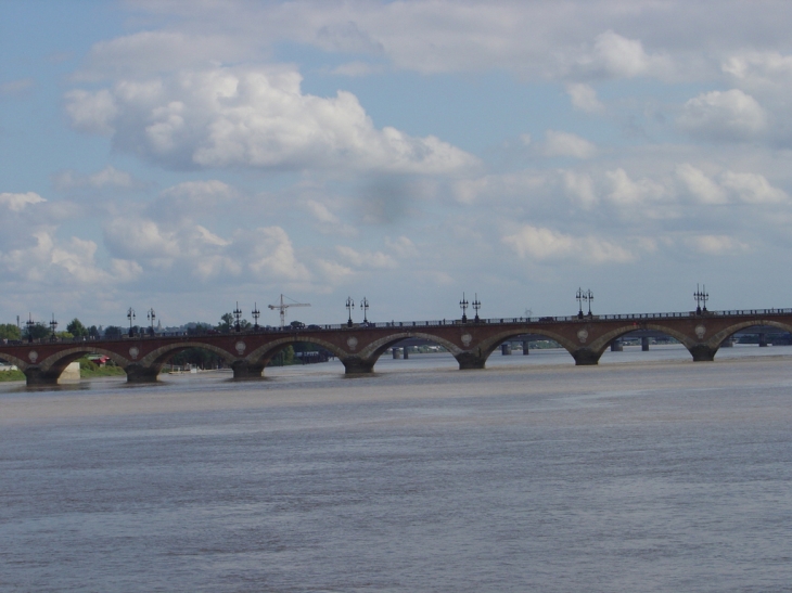 Le pont de pierre - Bordeaux