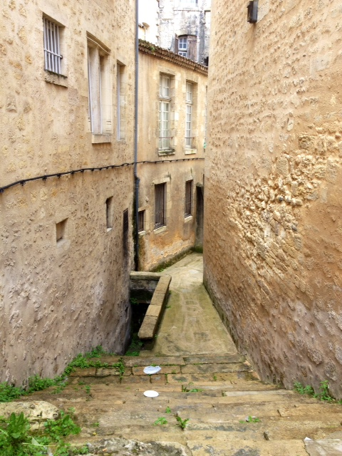 L'impasse de la Fontaine Bouquière, cette venelle est un des derniers vestiges du moyen-âge à Bordeaux.