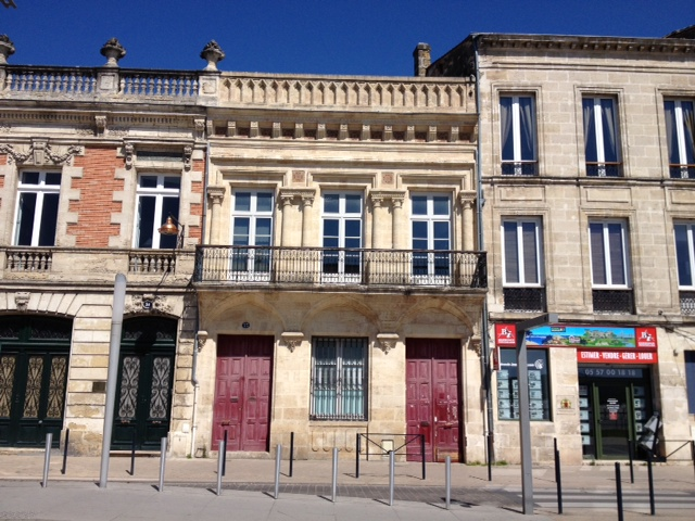 Façades d'immeubles anciens sur le quai des Chartrons. - Bordeaux
