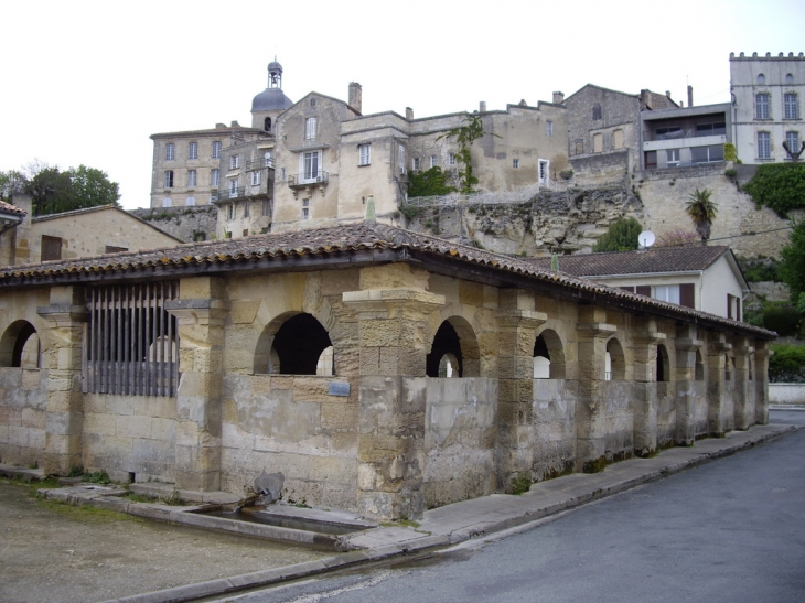 Le lavoir. - Bourg