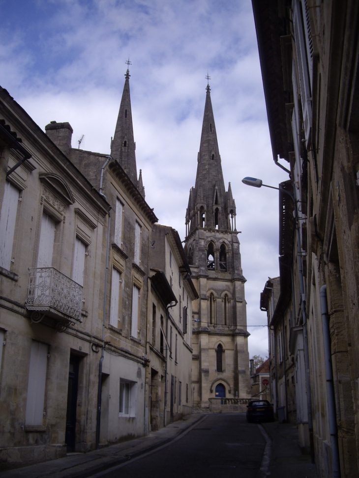 L'église St Etienne de style néo-gothique 19ème. - Branne