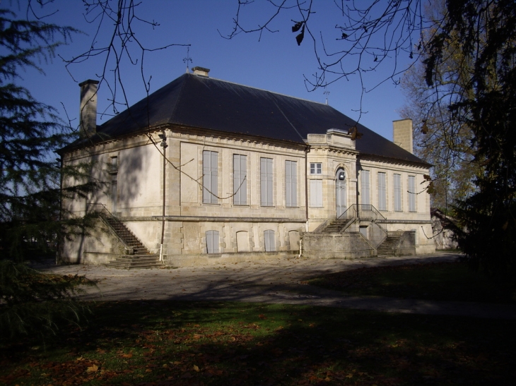 Château de Treulon 18 ème (IMH). - Bruges