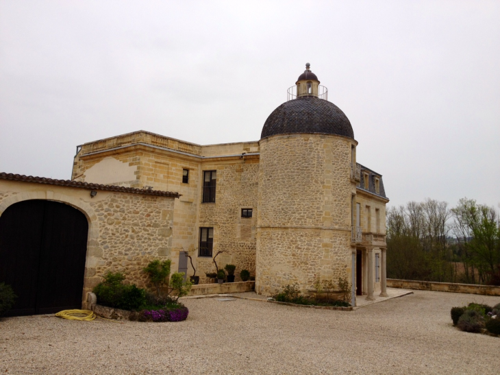 Château La Tour au vieux bourg, fin XVIIIème. - Cérons