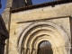 Le portail de l'église de style saintongeais (MH)