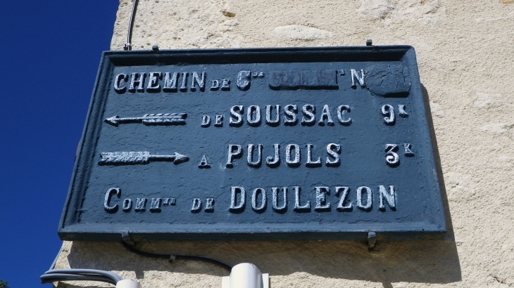 Ancienne plaque indicatrice. - Doulezon