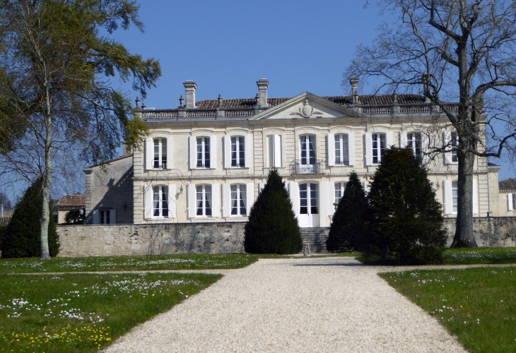 La façade du château - Fronsac