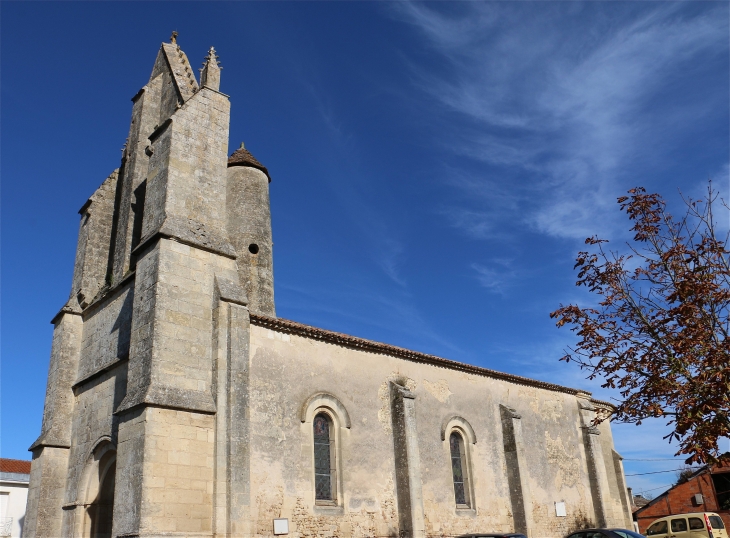 Façade sud de l'église Notre Dame - Frontenac