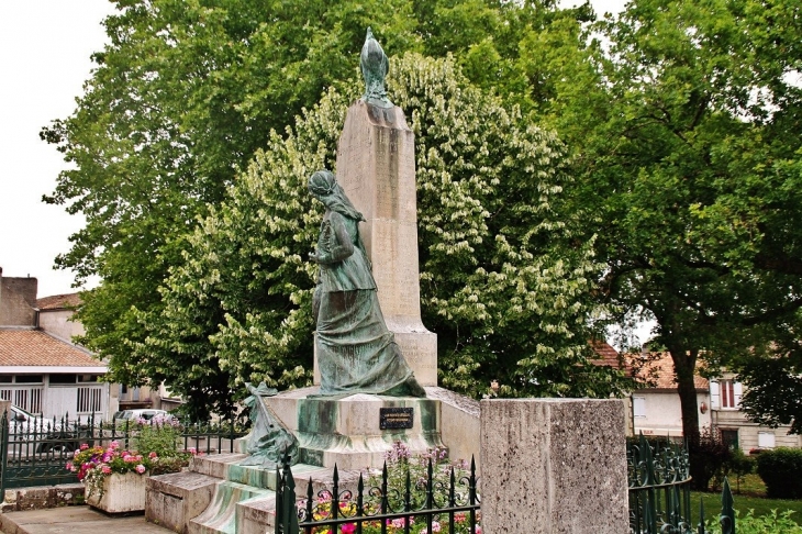 Monument aux Morts - Guîtres