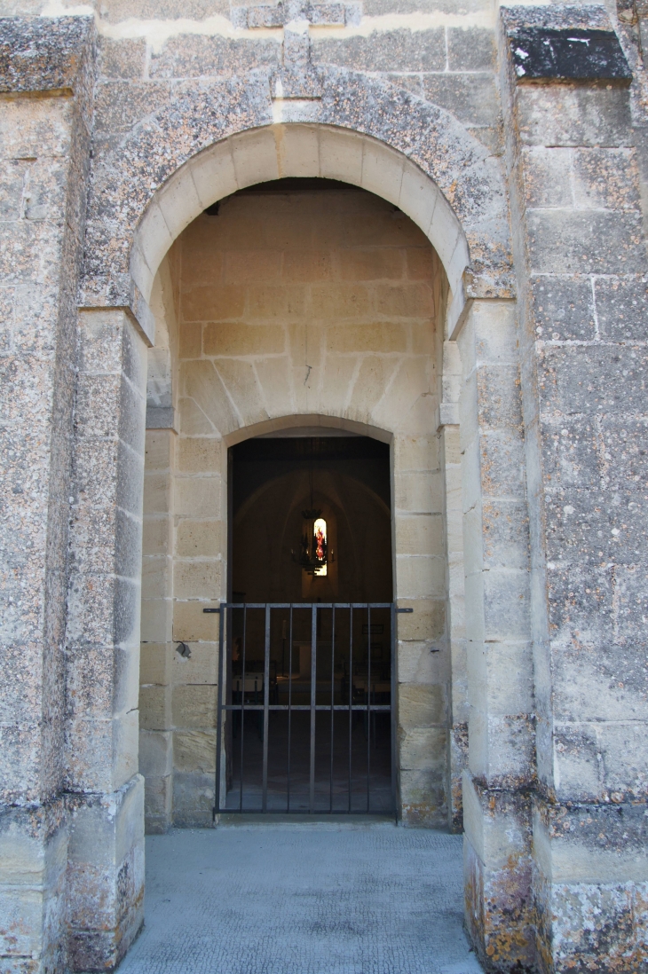 Le porche de l'église Saint Nicolas. - Le Fieu