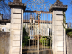 Photo suivante de Le Taillan-Médoc Belle demeure bourgeoise et son portail ouvragé près de l'église.