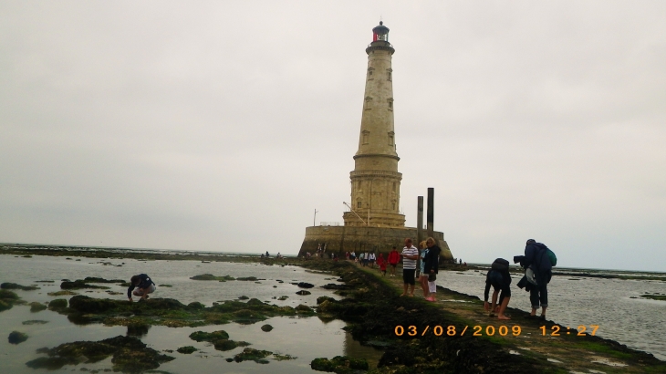 Le phare de Cordouan et ses environs à marée basse. - Le Verdon-sur-Mer