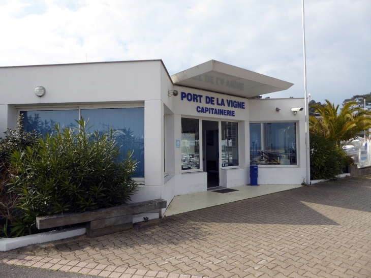 La Vigne : capitainerie du port - Lège-Cap-Ferret
