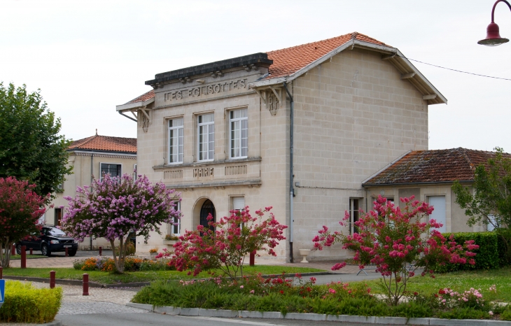 La Mairie, bâtiment de 1928. - Les Églisottes-et-Chalaures