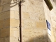 Photo suivante de Monségur A l'angle de la rue Notre Dame et de la rue des victimes, un réverbère du XIXe siècle.