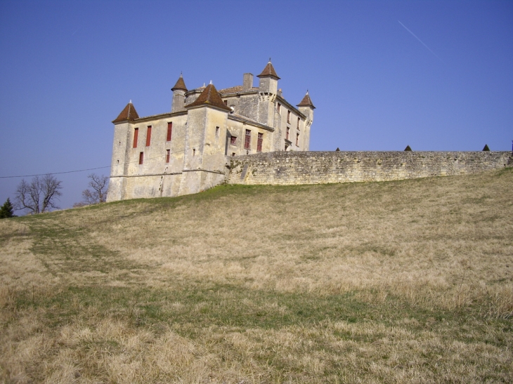 Château de Monbadon 14ème (IMH). - Puisseguin