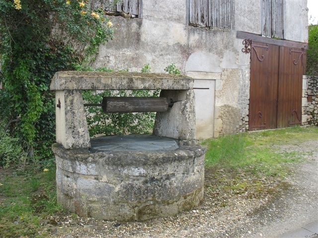 Le puits du village - Puybarban