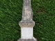Le Monument aux Morts, XXe siècle. Ce monument aux morts est situé à l'intérieur du cimetière, qui entoure l'église, comme au Moyan Âge.