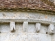 Modillons sculptés de l'abside. Eglise Saint Hilaire.