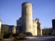 Le château fort 13/15ème et son donjon cylindrique de 30 mètres.