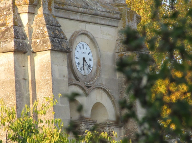 L'horloge de l'église - Sablons