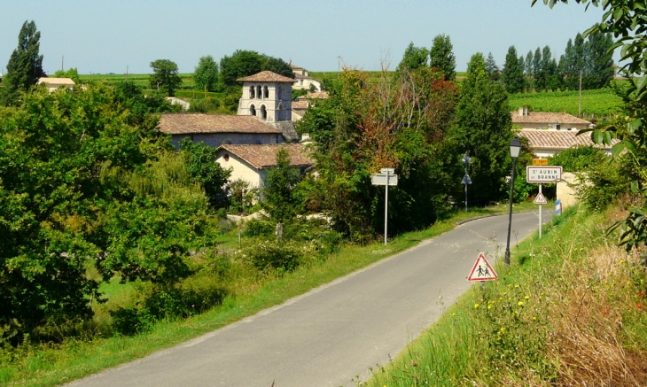 Entrée dans le bourg - Saint-Aubin-de-Branne
