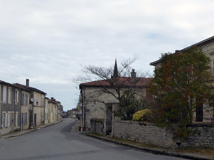 Dans le village - Saint-Christoly-Médoc