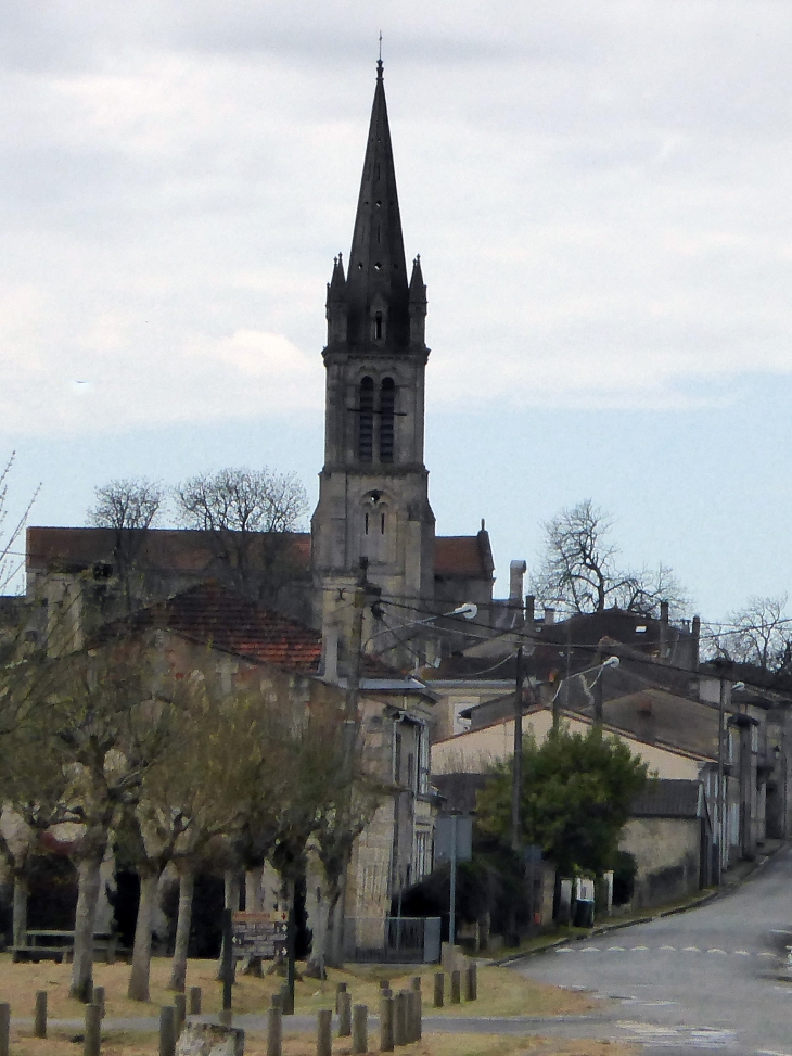 Vers l'église - Saint-Christoly-Médoc
