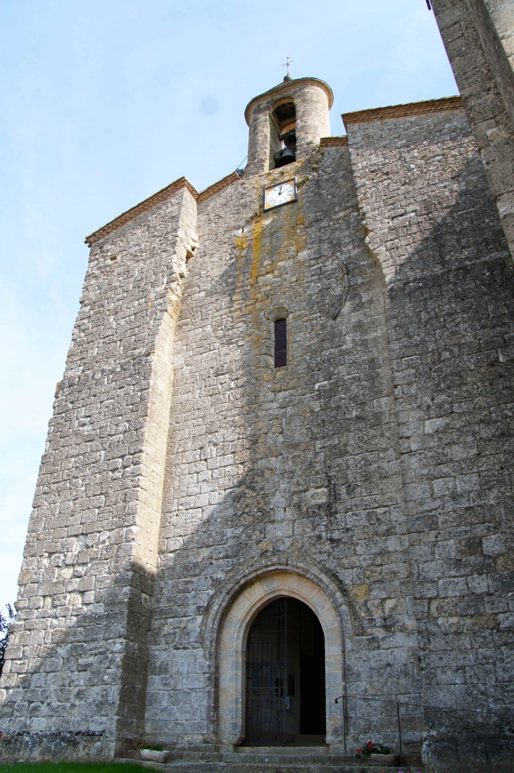 L-eglise-de-l-abbaye-son-portail-son-campanile. - Saint-Ferme