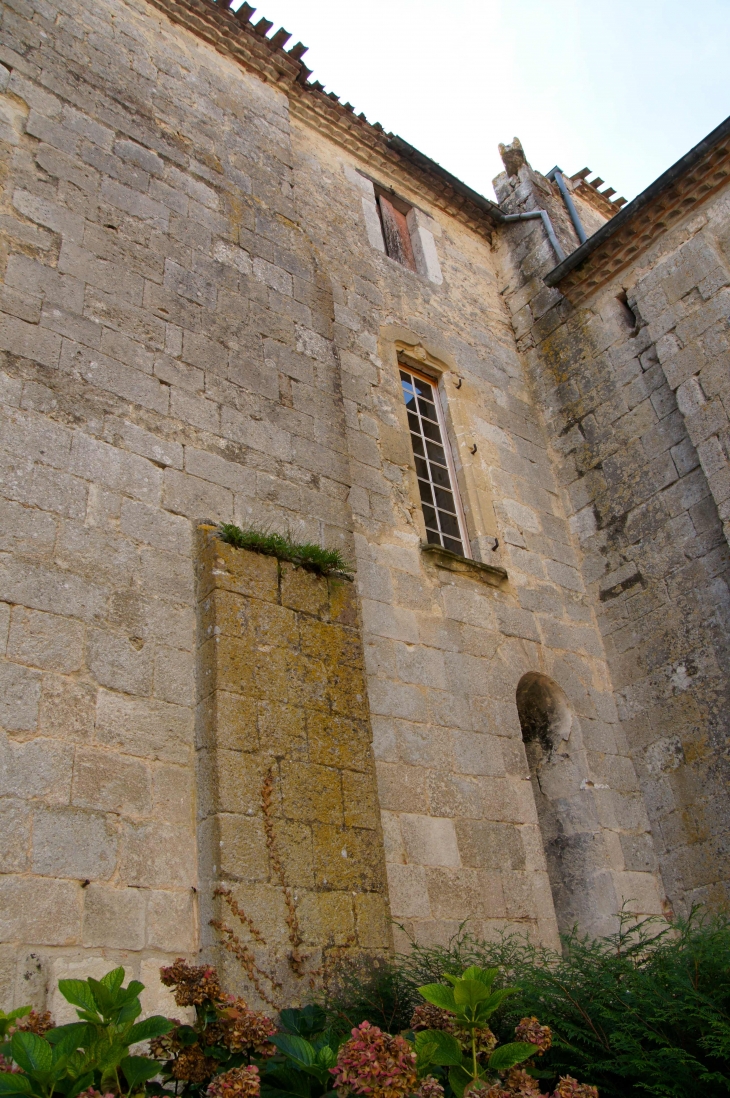 Cour intérieure de l'abbaye. - Saint-Ferme