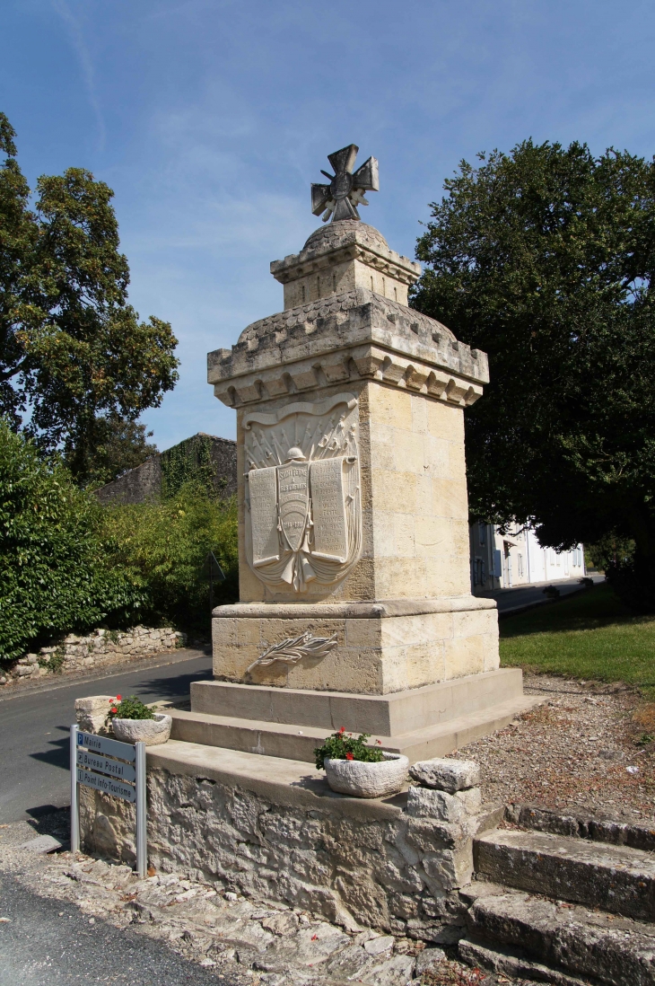 Le Monument aux Morts - Saint-Ferme
