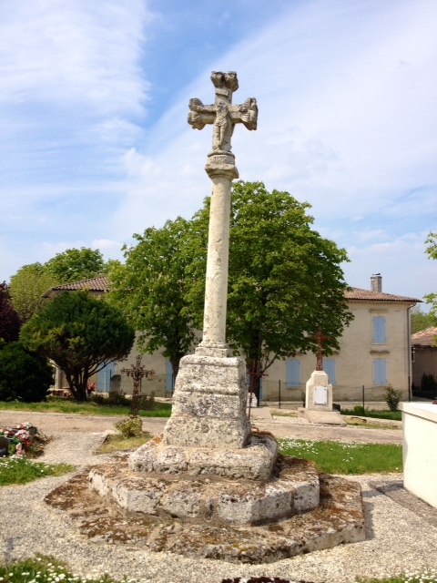 La croix du cimetière. - Saint-Léon
