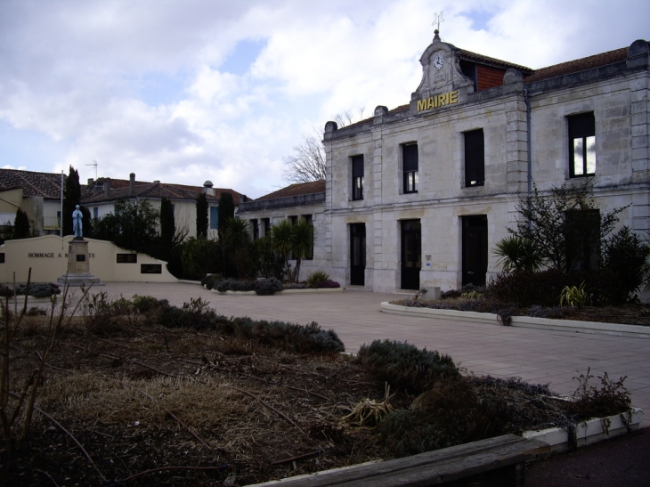 Saint-Seurin-sur-l'Isle La mairie
