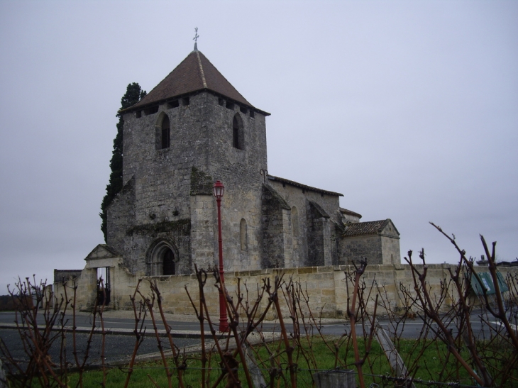 Eglise romane 12ème - Tayac