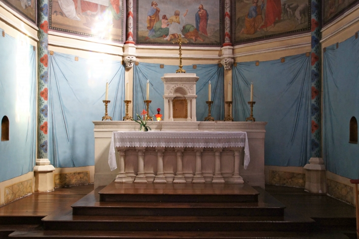 Eglise de Saint-Luperc - L'Autel. Fresques-realisees-par-Melle-Barangé-artiste-juive-refugiee-en-39-45-dans-le-gabardan - Gabarret