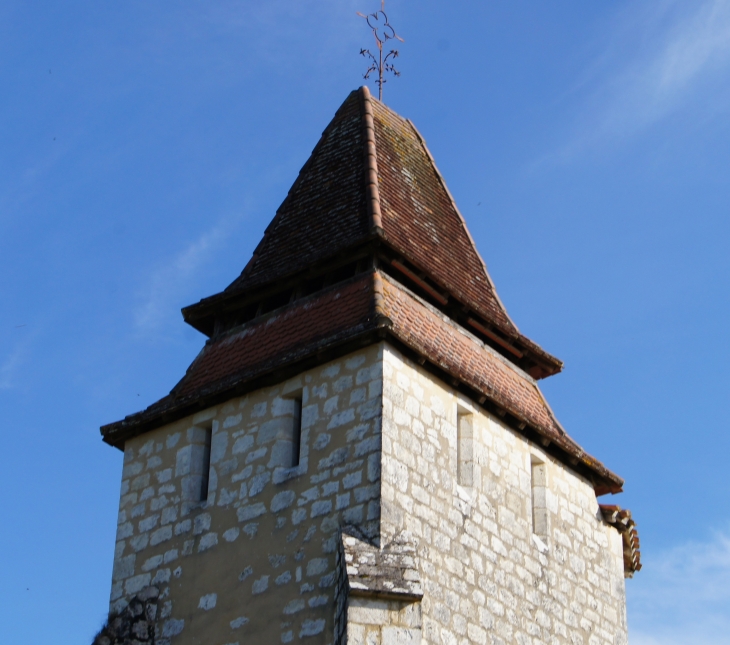 Le clocher de l'église Saint-Pierre. - Lagrange