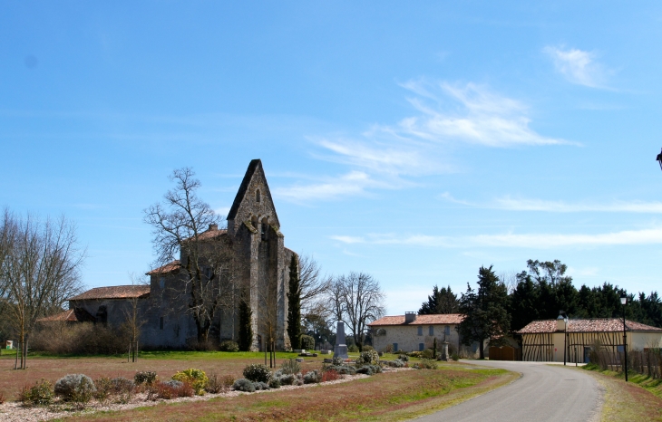 L'église Saint-Luperc XIIe, XVe, XVIe, XVIIIe et XIXe siècles. - Rimbez-et-Baudiets