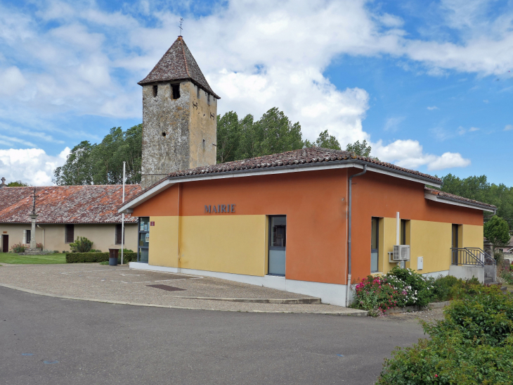 La mairie et l'église - Saint-Cricq-Villeneuve