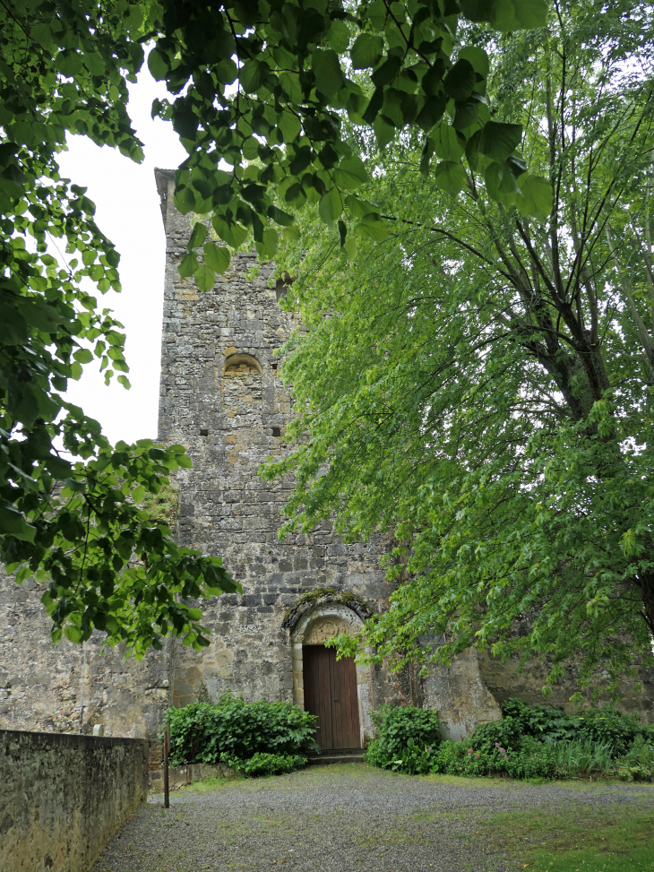 L'église dans le parc - Saint-Loubouer