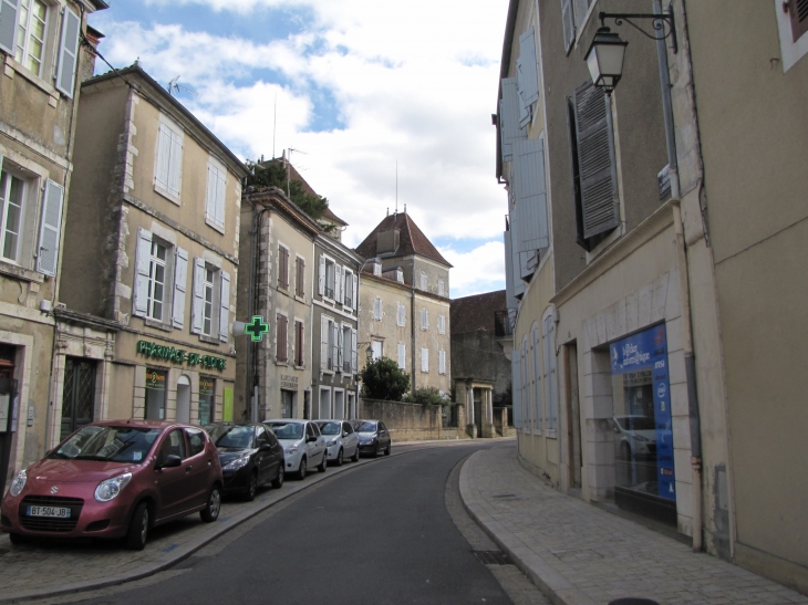 Une rue du centre ville - Saint-Sever