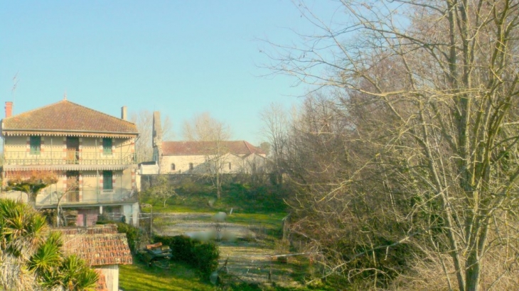 Village d ' Allons